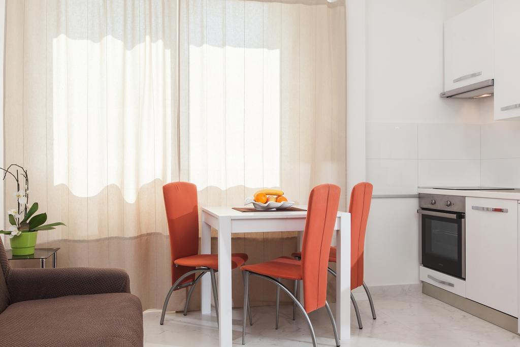 Apartments Filipeti Макарска Екстериор снимка