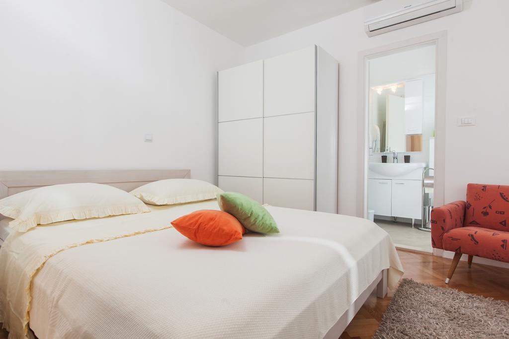 Apartments Filipeti Макарска Екстериор снимка