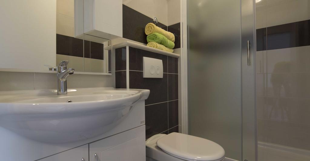 Apartments Filipeti Макарска Екстериор снимка